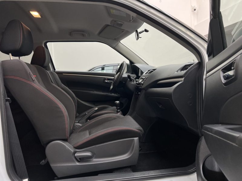 SUZUKI SWIFT III 1.6 VVT 136CH SPORT