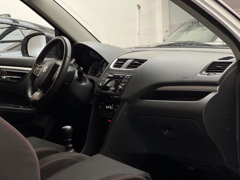SUZUKI SWIFT III 1.6 VVT 136CH SPORT
