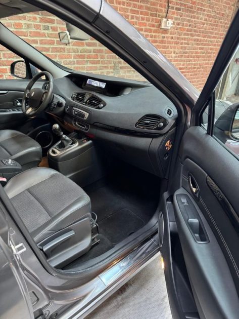 RENAULT MEGANE SCENIC 2012