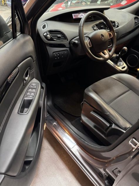 RENAULT MEGANE SCENIC 2012