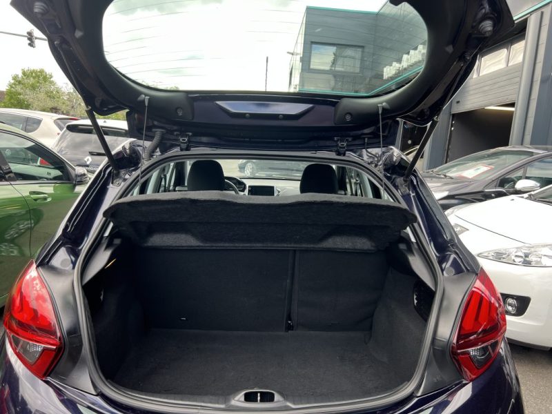 PEUGEOT 208 PHASE 2 II 1.2 82 Cv ECRAN TACTILE / 5 PORTES 49 100 Kms CRIT AIR 1 - GARANTIE 1 AN