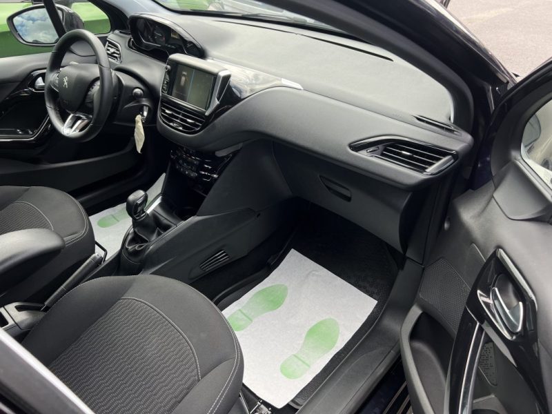 PEUGEOT 208 PHASE 2 II 1.2 82 Cv ECRAN TACTILE / 5 PORTES 49 100 Kms CRIT AIR 1 - GARANTIE 1 AN