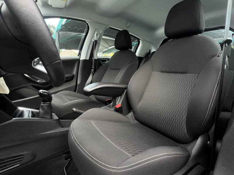 PEUGEOT 208 PHASE 2 II 1.2 82 Cv ECRAN TACTILE / 5 PORTES 49 100 Kms CRIT AIR 1 - GARANTIE 1 AN