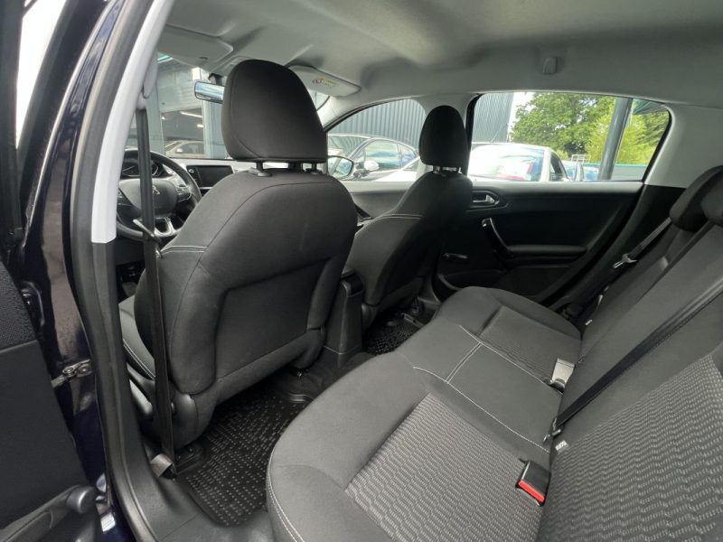 PEUGEOT 208 PHASE 2 II 1.2 82 Cv ECRAN TACTILE / 5 PORTES 49 100 Kms CRIT AIR 1 - GARANTIE 1 AN
