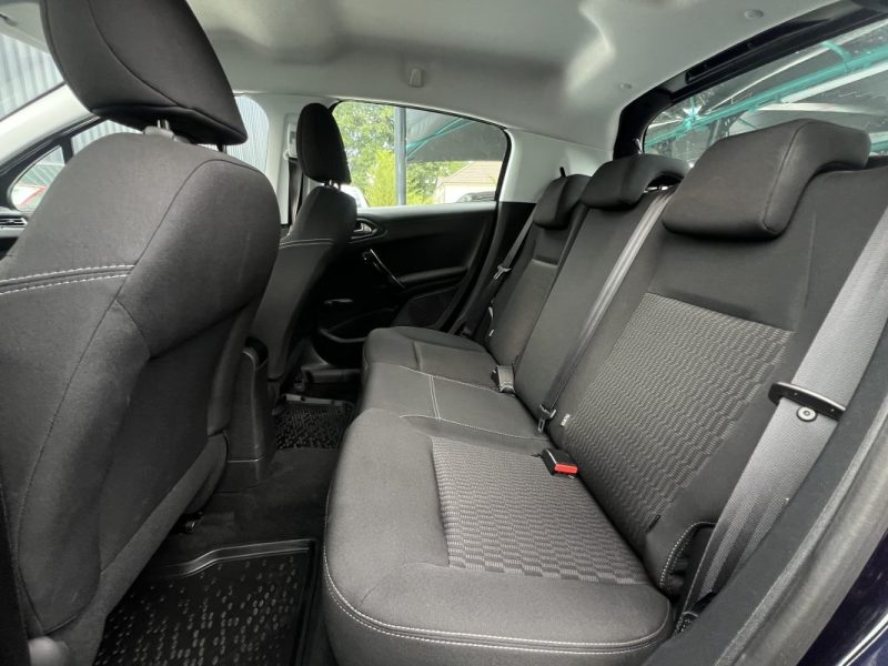 PEUGEOT 208 PHASE 2 II 1.2 82 Cv ECRAN TACTILE / 5 PORTES 49 100 Kms CRIT AIR 1 - GARANTIE 1 AN