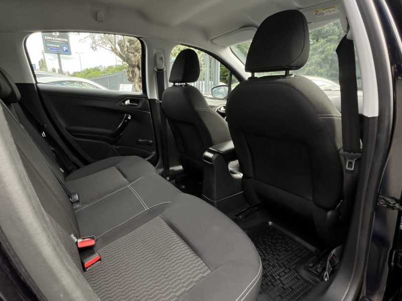 PEUGEOT 208 PHASE 2 II 1.2 82 Cv ECRAN TACTILE / 5 PORTES 49 100 Kms CRIT AIR 1 - GARANTIE 1 AN