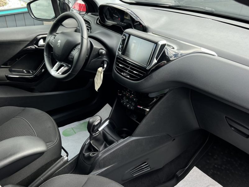 PEUGEOT 208 PHASE 2 II 1.2 82 Cv ECRAN TACTILE / 5 PORTES 49 100 Kms CRIT AIR 1 - GARANTIE 1 AN