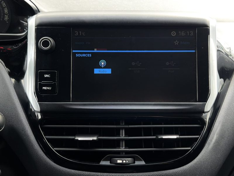 PEUGEOT 208 PHASE 2 II 1.2 82 Cv ECRAN TACTILE / 5 PORTES 49 100 Kms CRIT AIR 1 - GARANTIE 1 AN