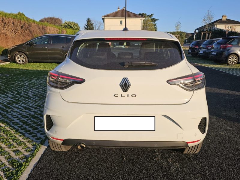 RENAULT CLIO 2024