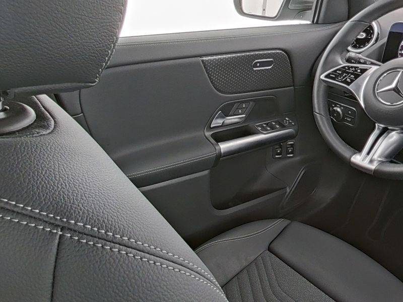 Mercedes-Benz GLA 250 e Finition Progressive Line Advanced REF 220