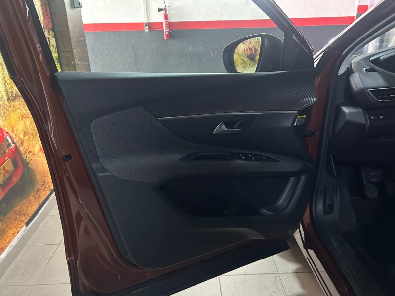 PEUGEOT 5008 1.5 HDi 130ch TVA RÉCUPÉRABLE