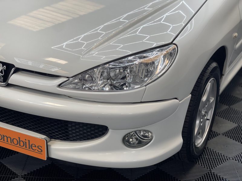 PEUGEOT 206 SEULEMENT 26000KMS 1.4 75ch XBOX 360 1ERE MAIN GARANTIE 12 MOIS, HISTORIQUE COMPLET