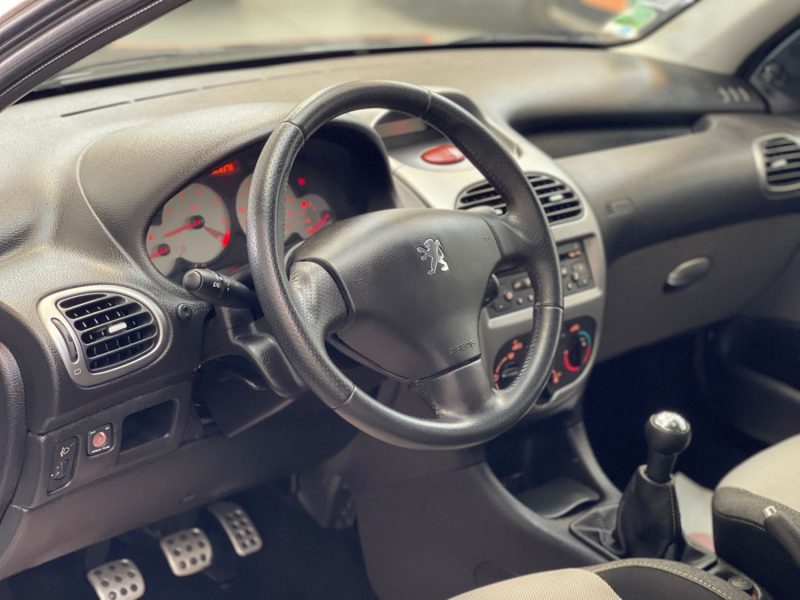 PEUGEOT 206 SEULEMENT 26000KMS 1.4 75ch XBOX 360 1ERE MAIN GARANTIE 12 MOIS, HISTORIQUE COMPLET