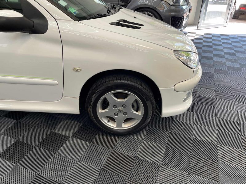 PEUGEOT 206 SEULEMENT 26000KMS 1.4 75ch XBOX 360 1ERE MAIN GARANTIE 12 MOIS, HISTORIQUE COMPLET