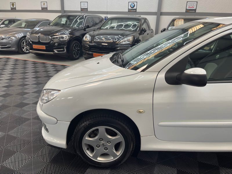 PEUGEOT 206 SEULEMENT 26000KMS 1.4 75ch XBOX 360 1ERE MAIN GARANTIE 12 MOIS, HISTORIQUE COMPLET