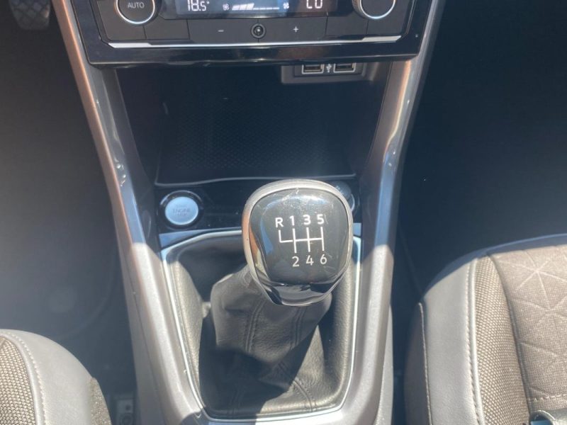 VOLKSWAGEN T-CROSS 2019