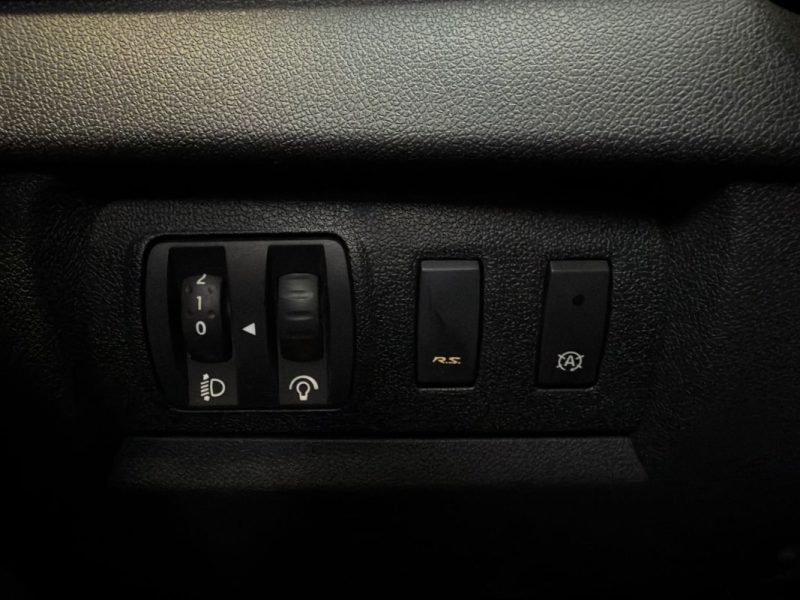 RENAULT MEGANE RS COUPÉ 2.0 TURBO 275 cv