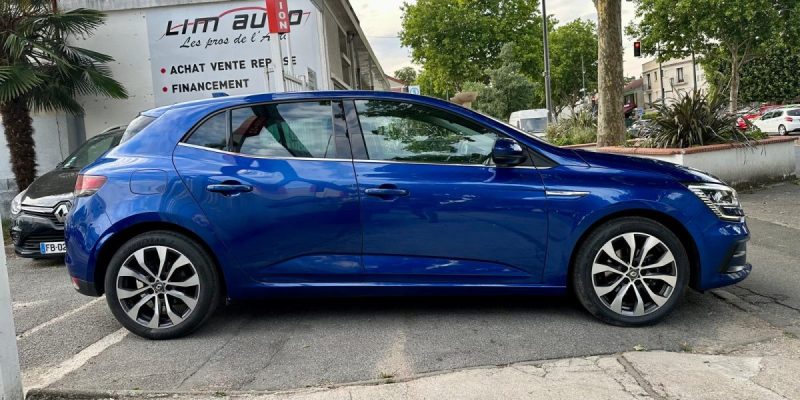 RENAULT MEGANE IV 1.5 Blue dCi 115 INTENS EDC **1ère MAIN**