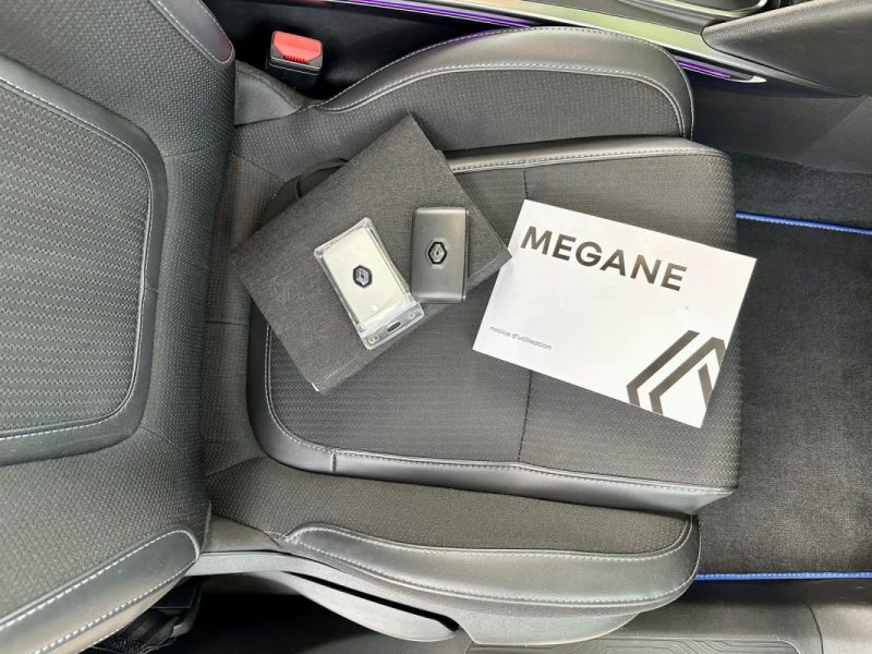 RENAULT MEGANE IV 1.5 Blue dCi 115 INTENS EDC **1ère MAIN**