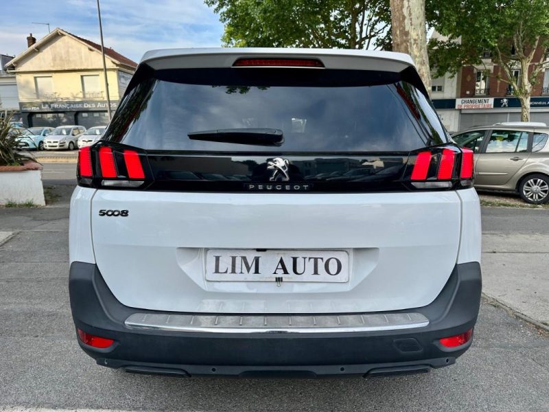 PEUGEOT 5008 2020