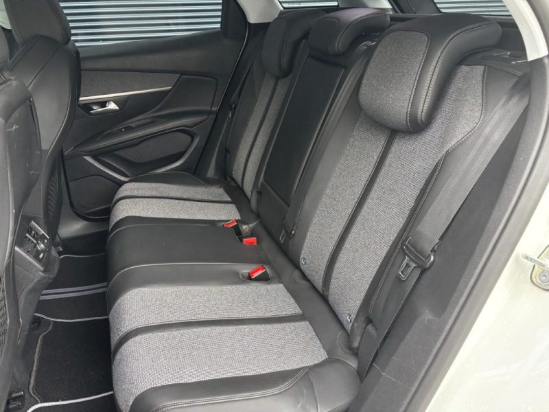 PEUGEOT 3008 1.2 130 ALLURE BUSINESS 