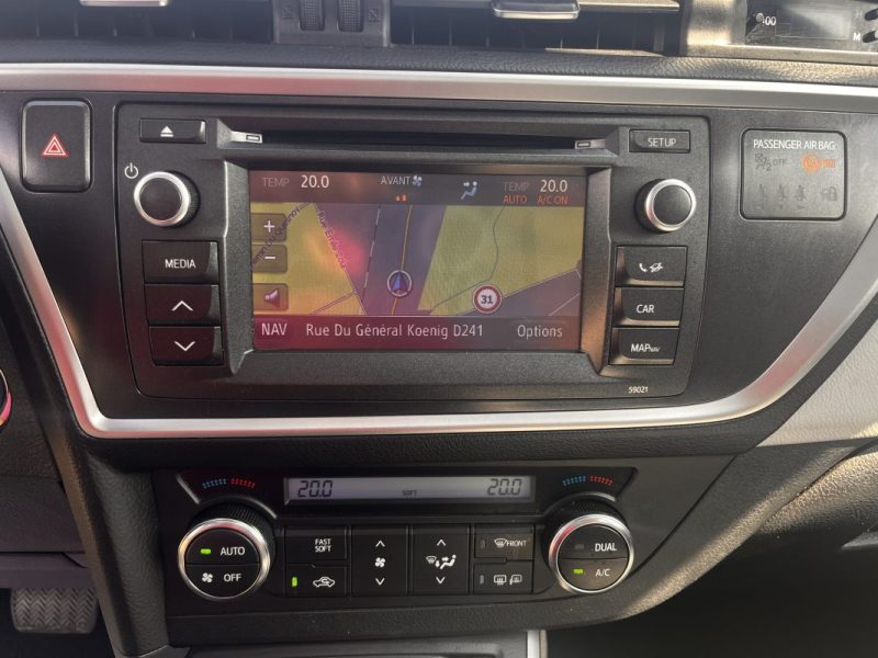 TOYOTA AURIS 136H Style Toit panoramique 01/2014