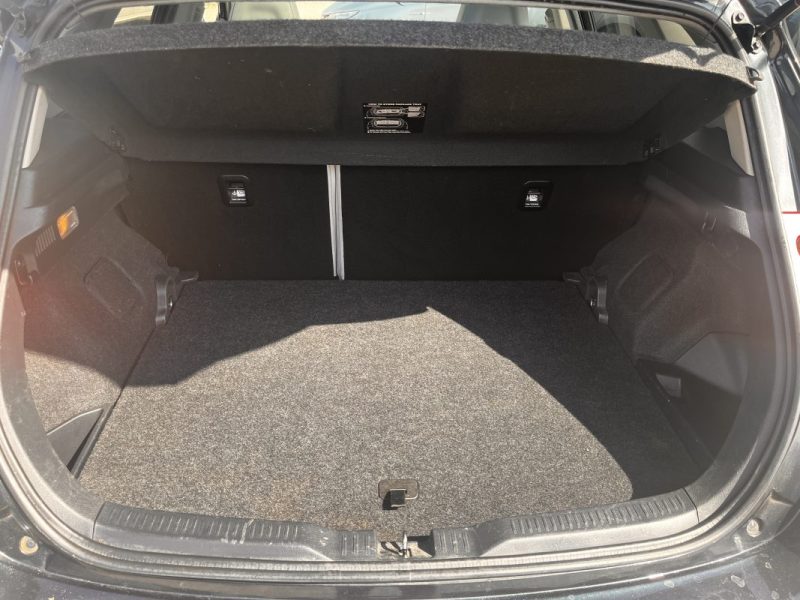 TOYOTA AURIS 136H Style Toit panoramique 01/2014