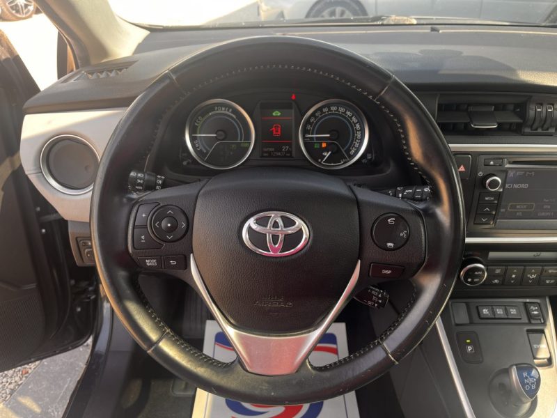 TOYOTA AURIS 136H Style Toit panoramique 01/2014