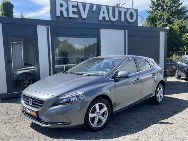 Volvo V40 II T2 122ch Momentum Business Caméra / Navigation 3D / combiné digital 61.000 km 2016