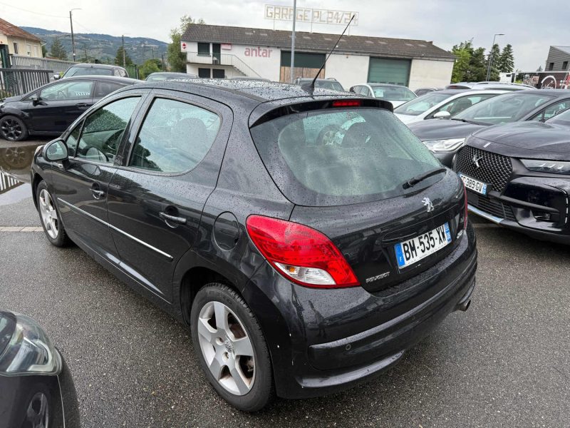 PEUGEOT 207 2011