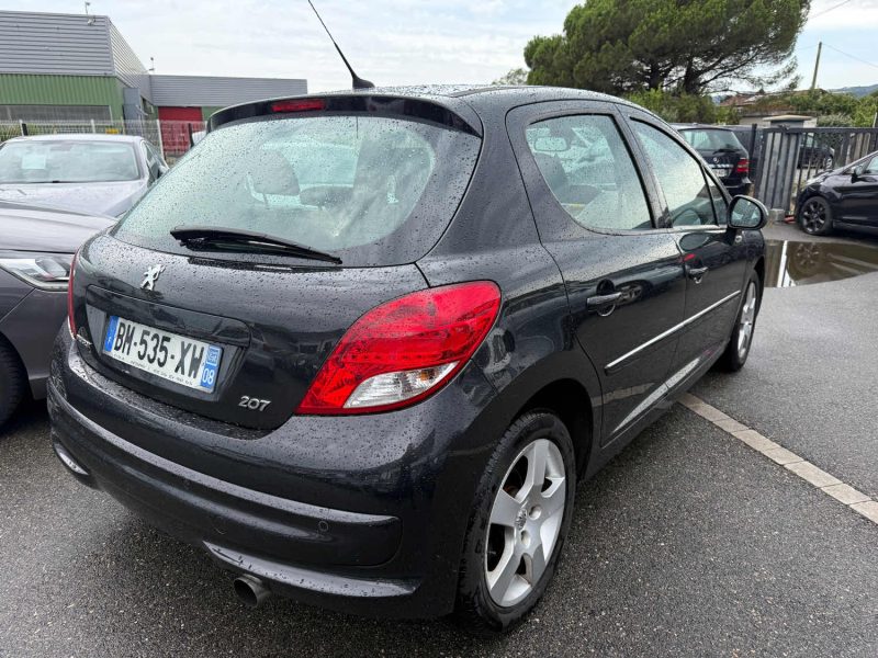 PEUGEOT 207 2011