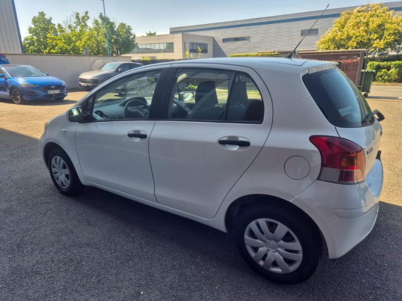 TOYOTA YARIS 2009