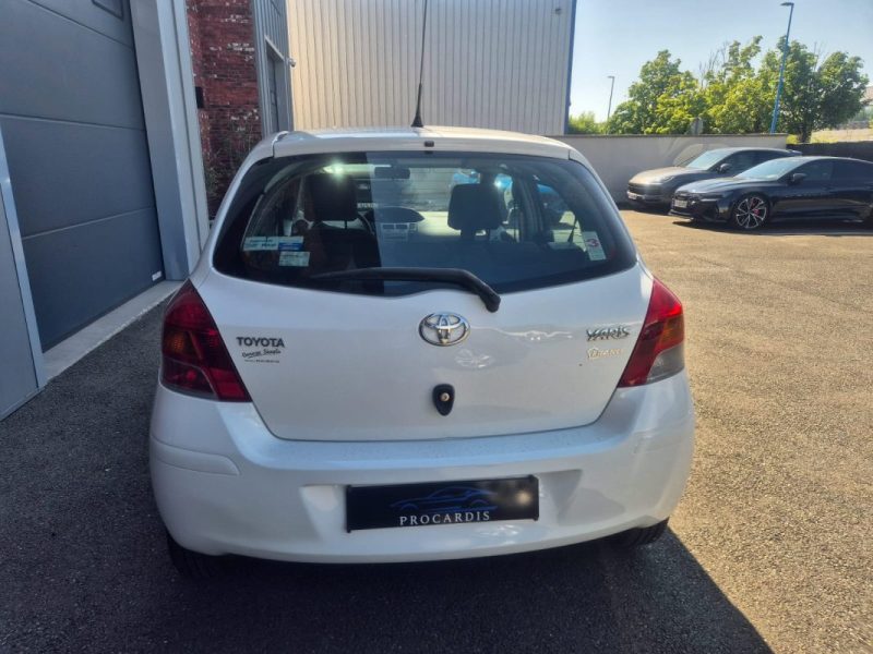 TOYOTA YARIS 2009