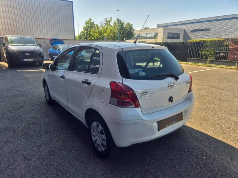 TOYOTA YARIS 2009