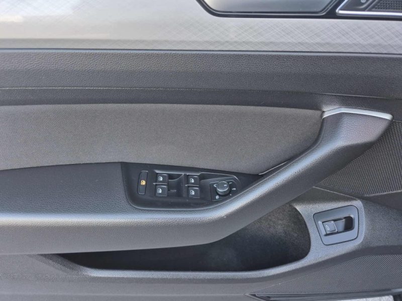 VOLKSWAGEN PASSAT 2020