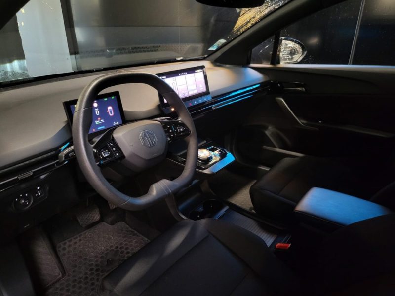 MG MG4 170 CH 51Kwh 2WD STANDARD