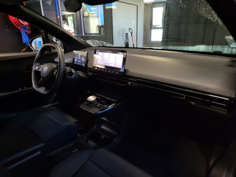 MG MG4 170 CH 51Kwh 2WD STANDARD