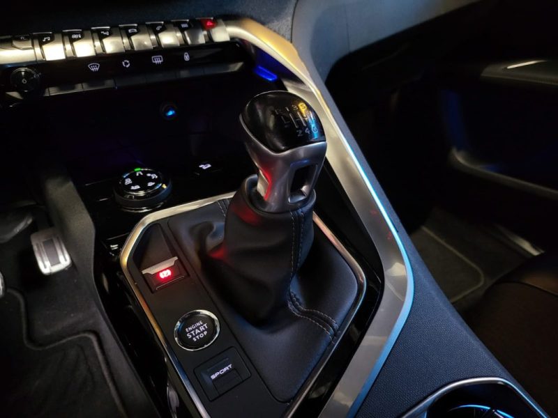 PEUGEOT 3008 1.5 BlueHDi 130ch GT LINE / GRIP CONTROL + ENTRETIEN COMPLET+ APPLE CARPLAY /