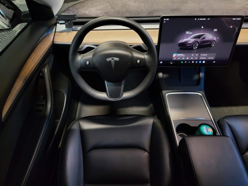 TESLA MODEL 3 275cv Standard Plus AUTOPILOT + SIEGES ELECTRIQUE CHAUFFANTS AV/AR + CAMERA 360° + VOL