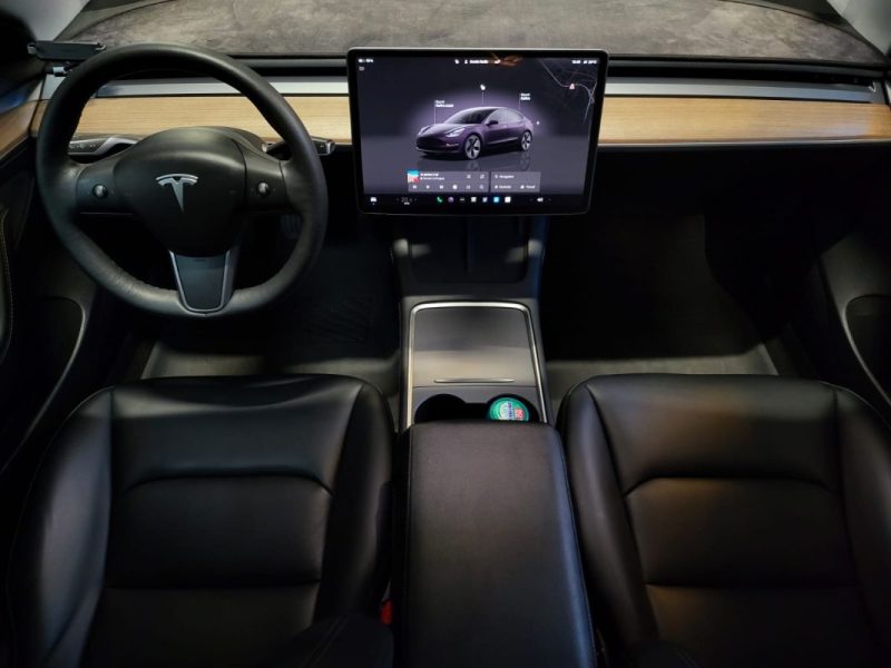 TESLA MODEL 3 275cv Standard Plus AUTOPILOT + SIEGES ELECTRIQUE CHAUFFANTS AV/AR + CAMERA 360° + VOL