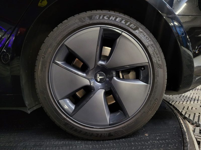 TESLA MODEL 3 275cv Standard Plus AUTOPILOT + SIEGES ELECTRIQUE CHAUFFANTS AV/AR + CAMERA 360° + VOL