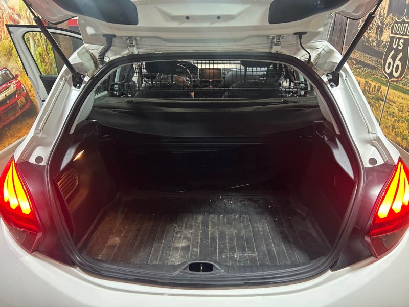 PEUGEOT 208 1.5HDi 100ch 2 PLACES TVA RÉCUPÉRABLE