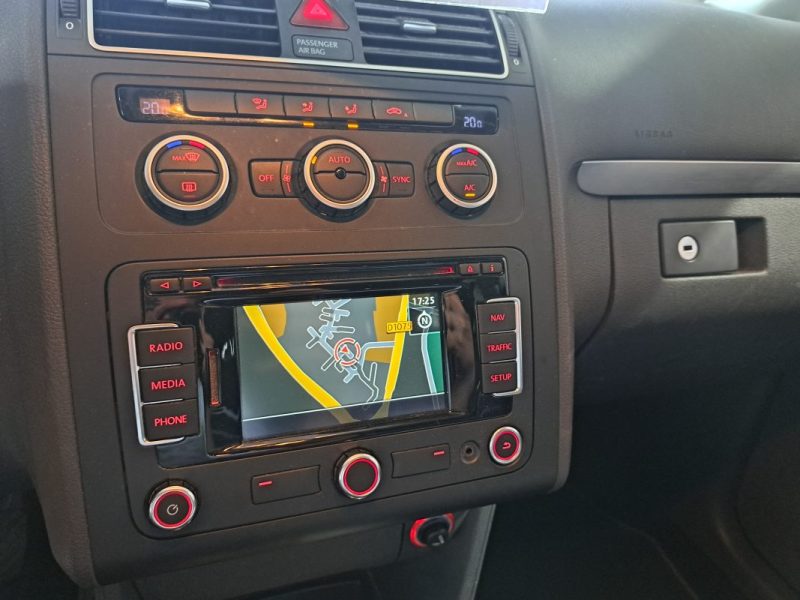 VOLKSWAGEN TOURAN 2.0 TDI 140ch 7 PLACES BlueMotion Technology Confortline DSG6