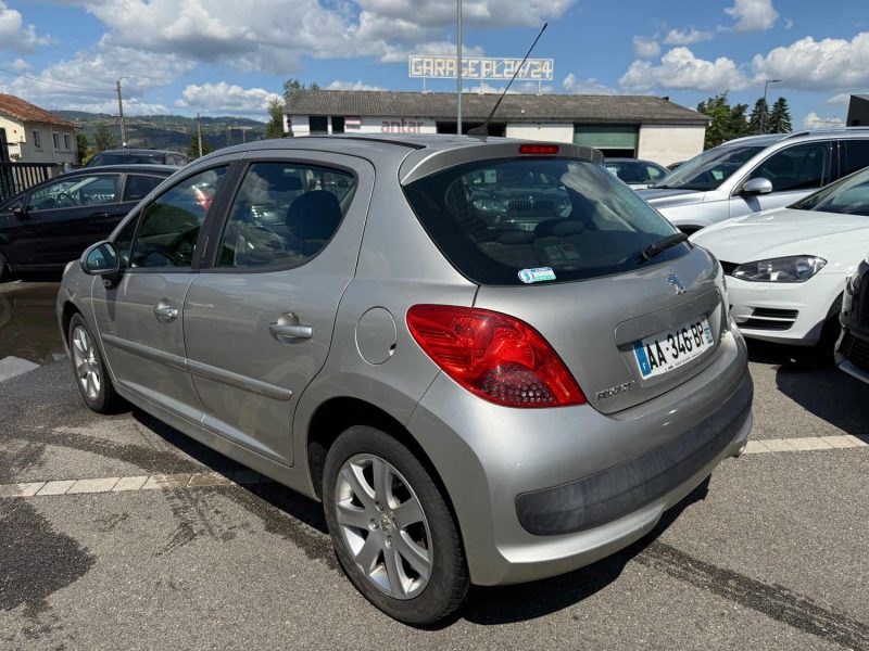 PEUGEOT 207 2009