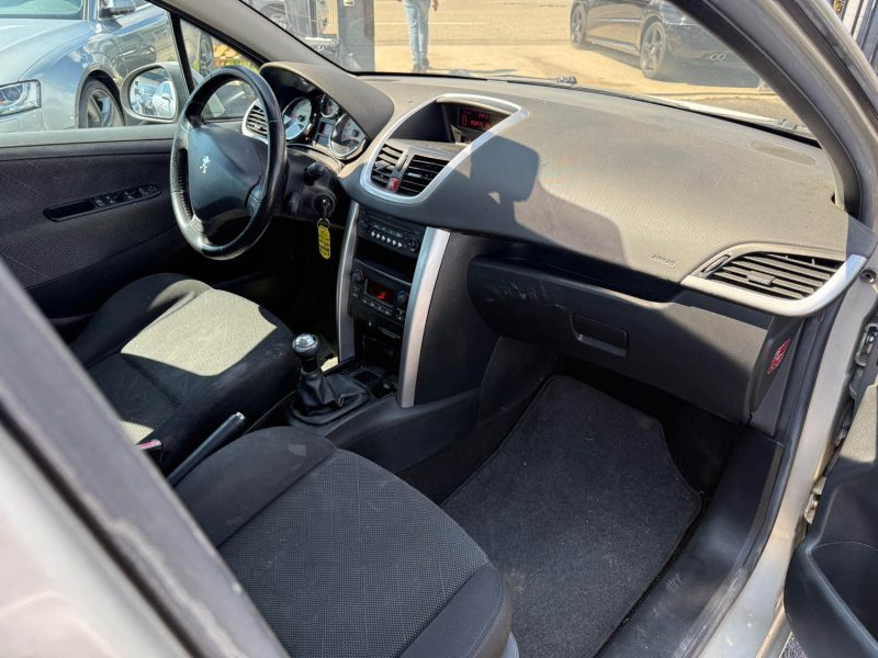PEUGEOT 207 2009