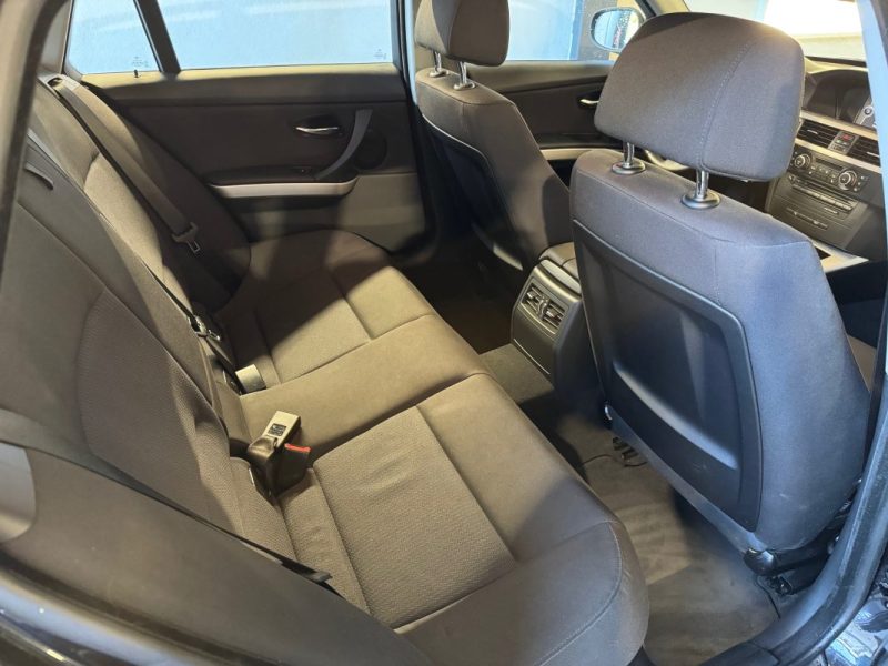 BMW  318d CONFORT 143 CV XENON RADAR RECUL GPS  2009