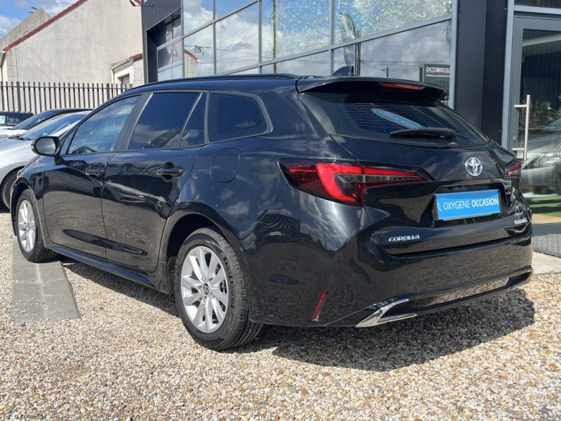 TOYOTA COROLLA Touring Sport 1.8 Hybrid 140ch Dynamic MY22 TVA Récupérable 05/2023