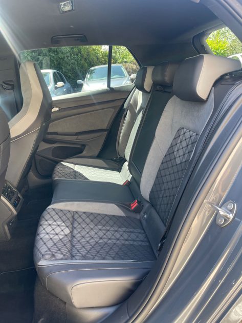 VOLKSWAGEN GOLF 1.5 e-TSI R-Line 150cv