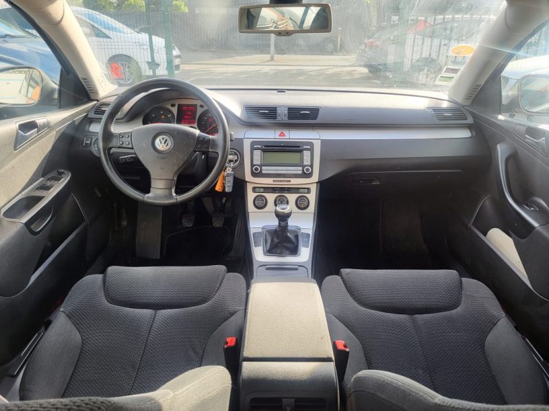 VOLKSWAGEN PASSAT 1.9 TDI 105 cv - GARANTIE 12 mois - Confortline - 1ère main