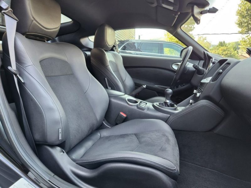 Nissan 370Z COUPE 3.7 V6 328*1°Main*XENON*CAMERA*